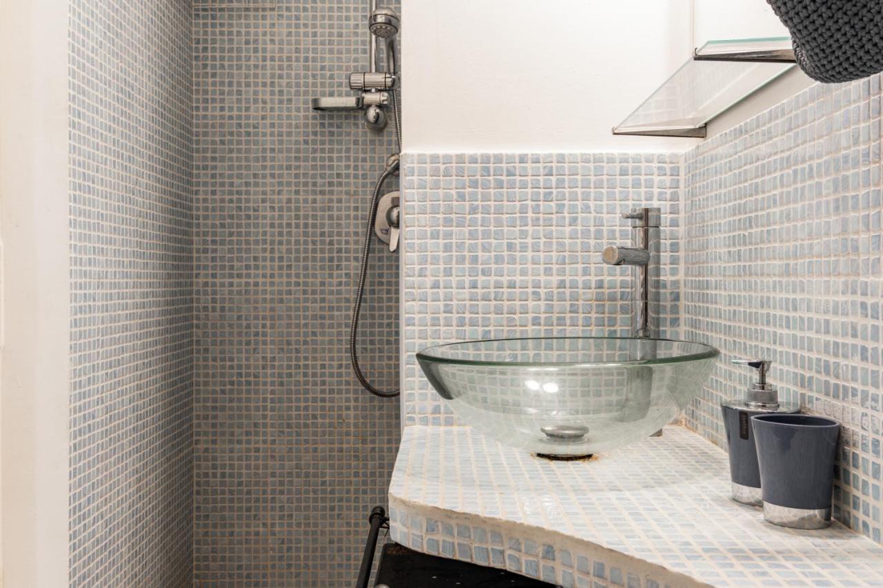 La Casa Nel Vico Pretty Apartment オストゥーニ エクステリア 写真